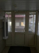 Единым лотом объекты ХМАО-Югра: нежилое помещение в г. Сургут, проезд Мунарева, д 4; здание , земля пгт. Игрим, ул. Кооперативная, д. 50Б.